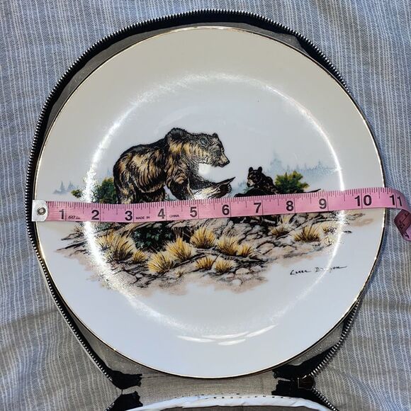 Clark Bronson Set of 6 Decorative Plates with Case - Picture 15 of 16